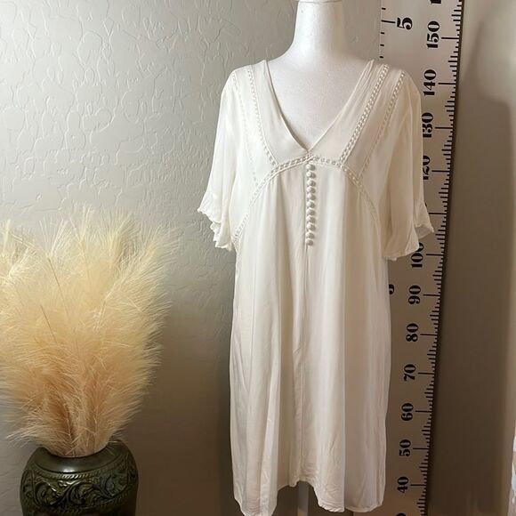 BLUE Rain white dress with crocheted stitching and fabric covered buttons size L - Picture 2 of 13